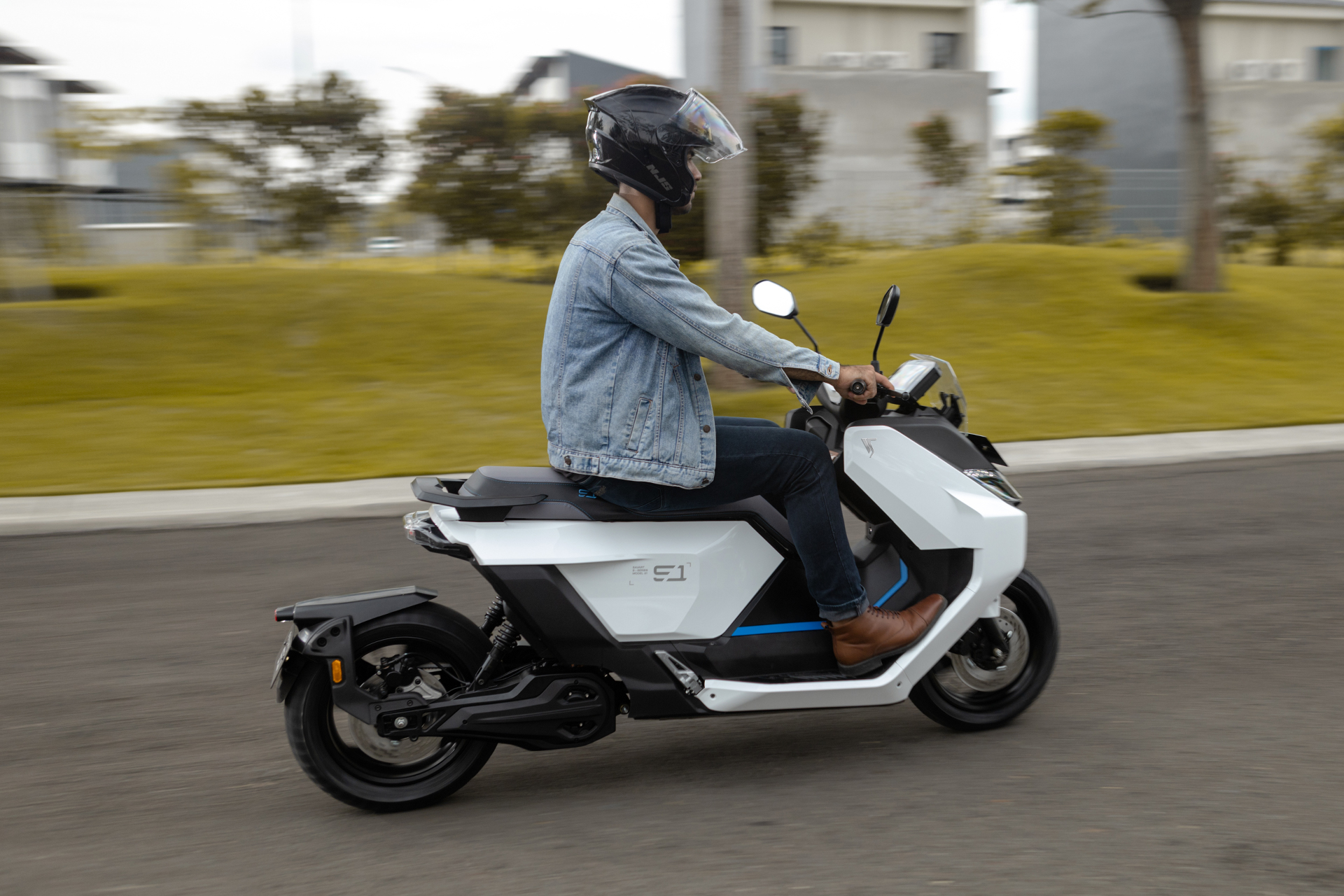Rekomendasi Motor Listrik Dengan Jarak Tempuh Jauh